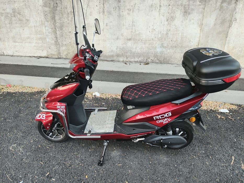 Vând scuter electric