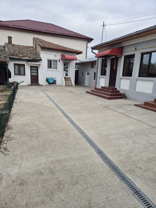 Vând casa în craiova