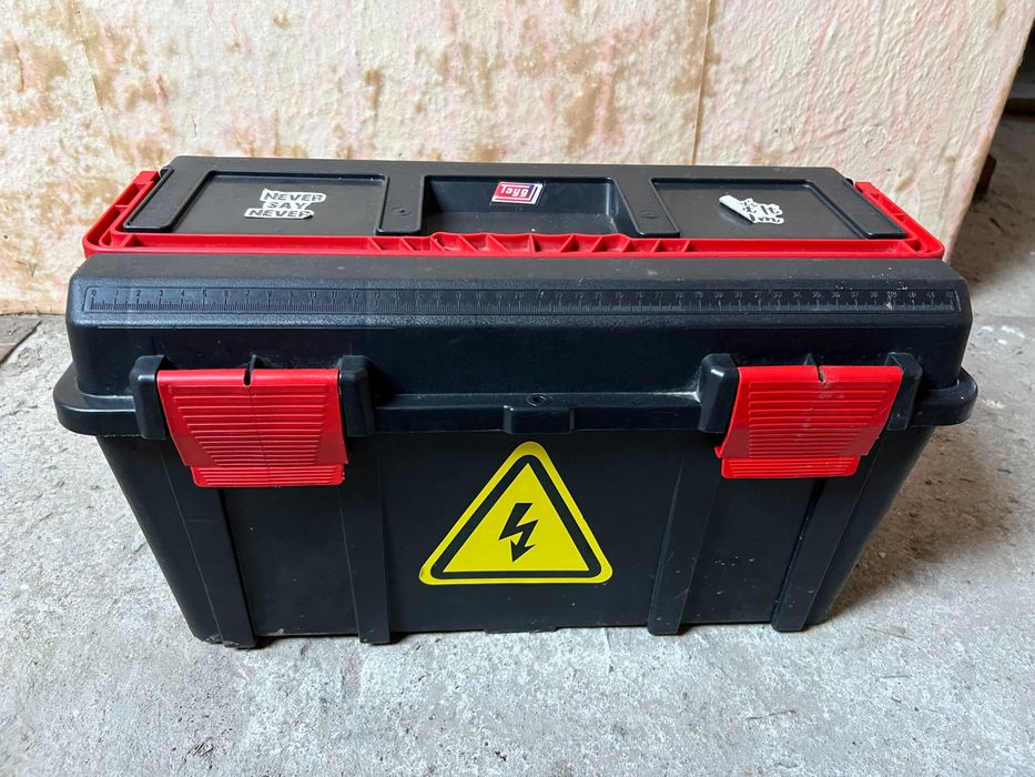 Куфари за инструменти Tayg