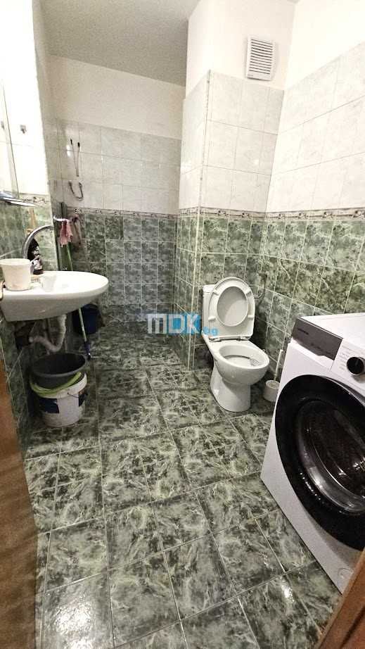 Монолит с 4 отделни стаи до пазара на Гребна база