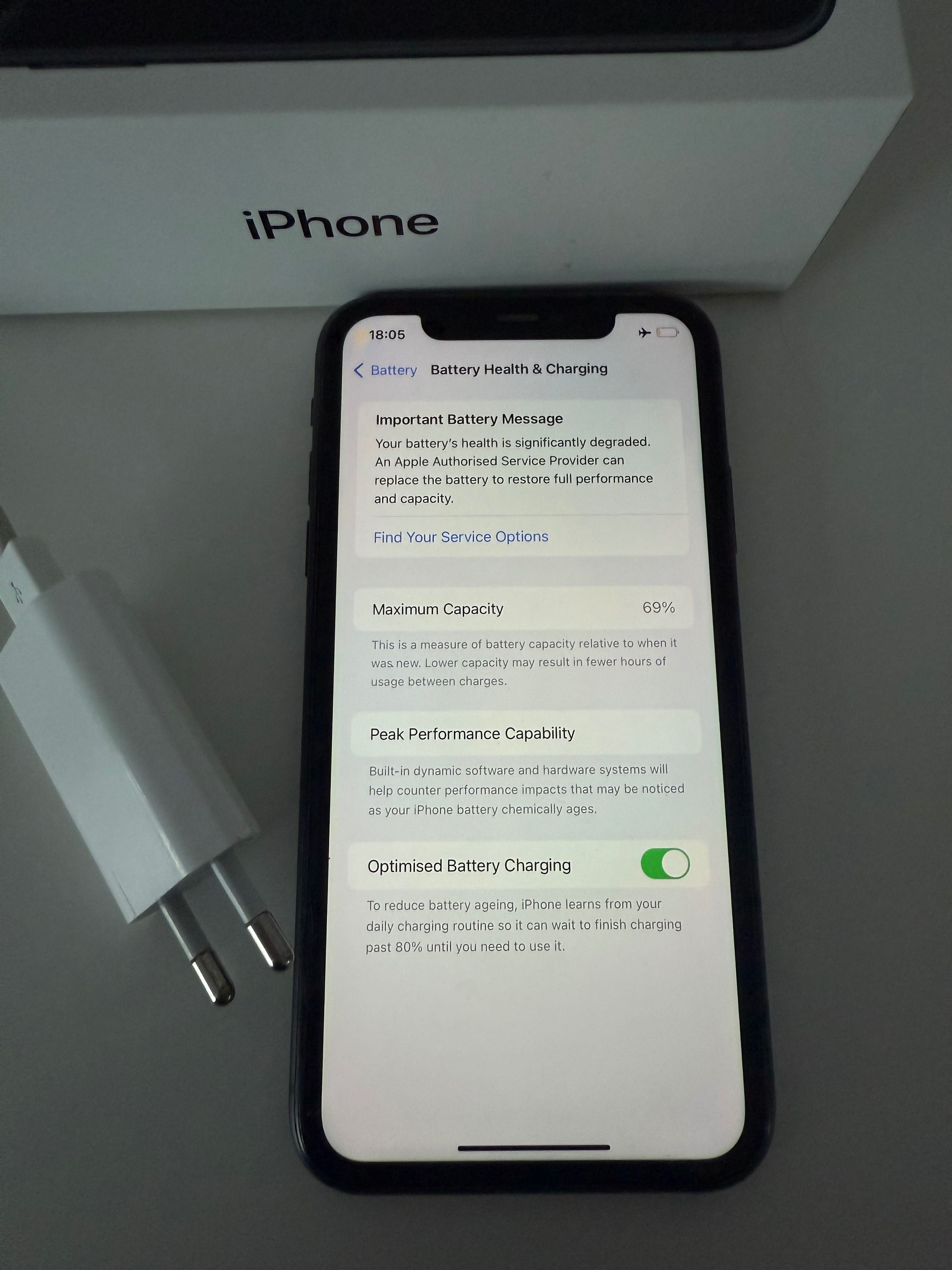 iPhone 11 - черен цвят