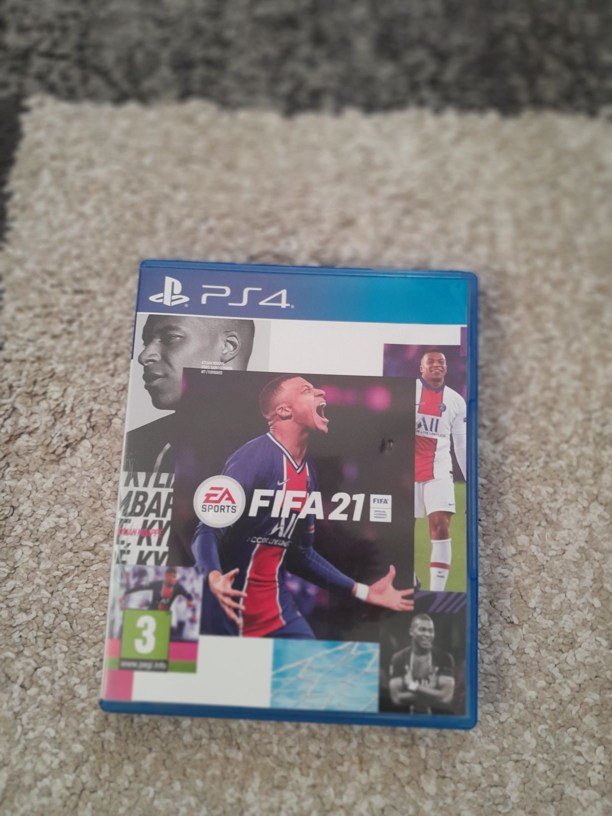 Vând fifa 21 pentru ps4