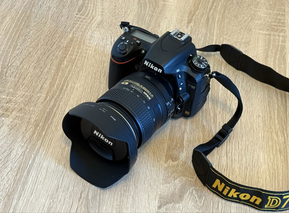 Nikon D750 AF-S NIKKOR 24-120 mm  (2580 Cadre)