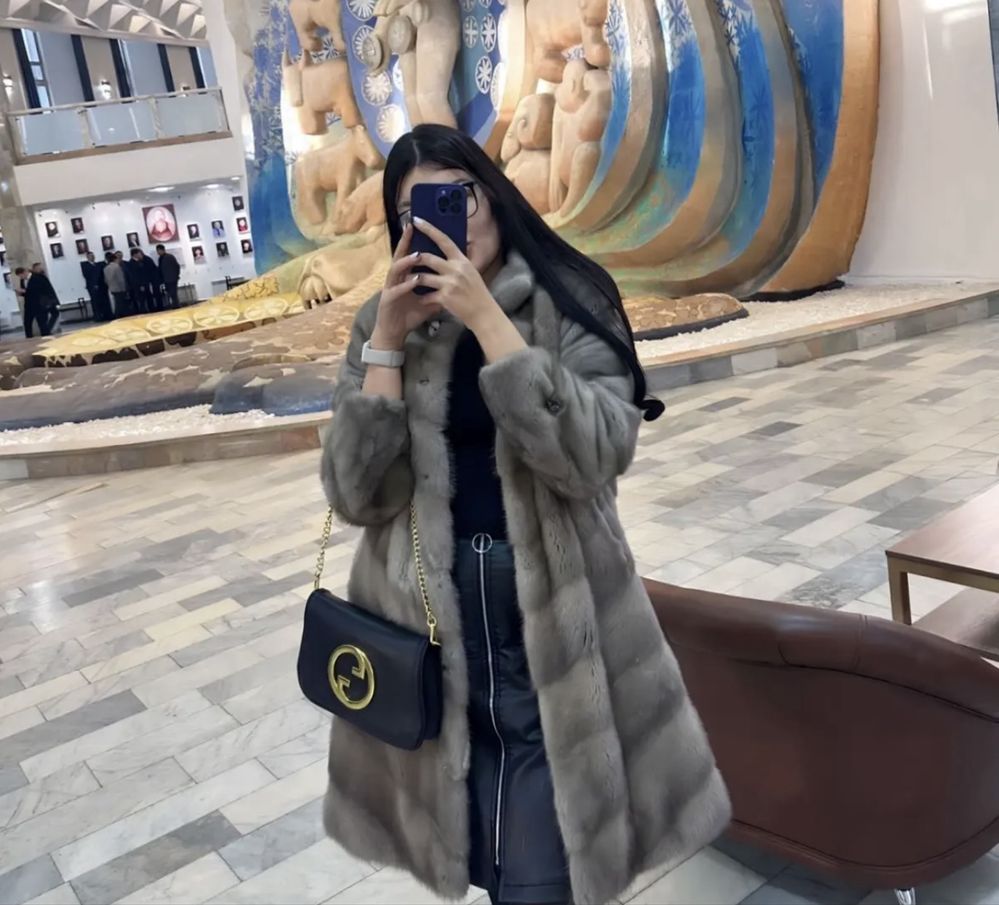 Продам норковую шубу