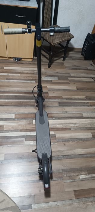 Vând trotineta electrica Xiaomi 1s