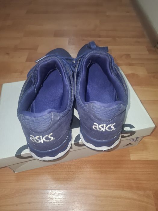 Pantofi sport Asics 42,5