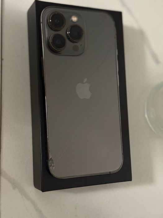 Телефон Айфон 13про