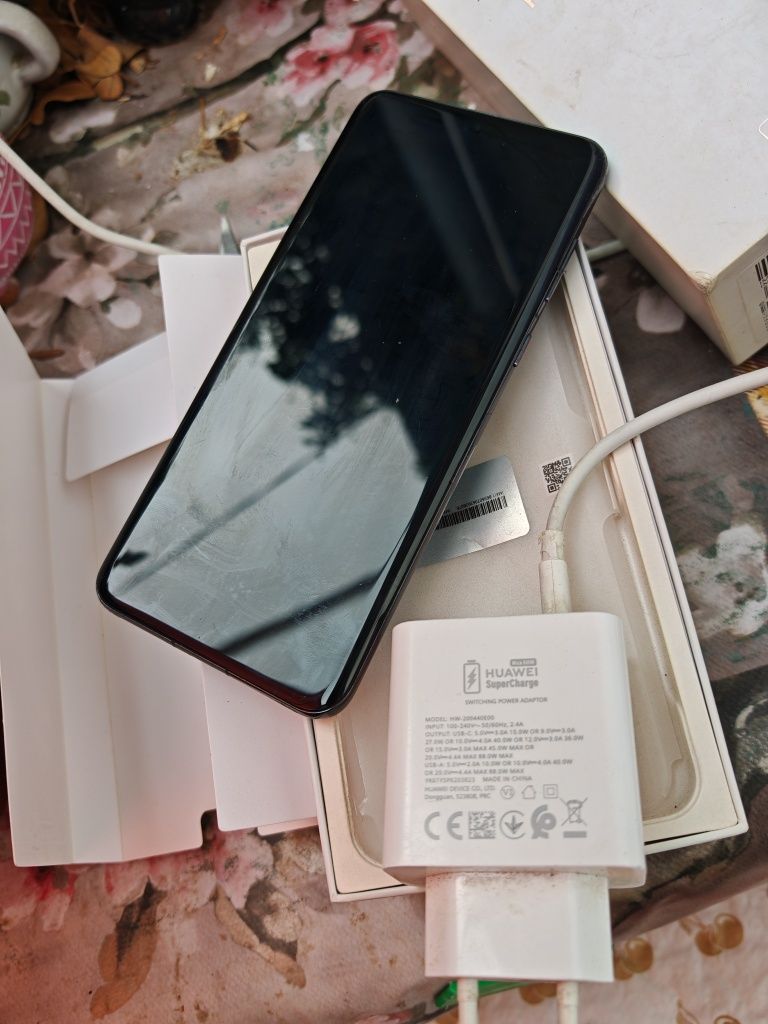 Huawei p60pro е много добро състояние.