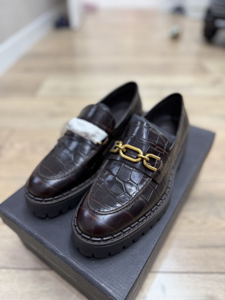 Продается лоферы от Massimo Dutti
