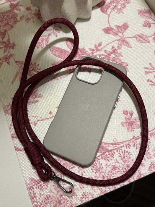 чехол Iphone 16 pro max с шнурком