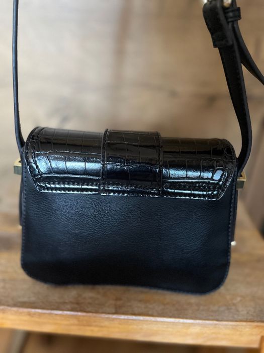 Дамска чанта Guess