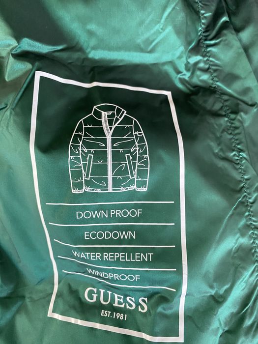 Дамско яке guess ново с етикет