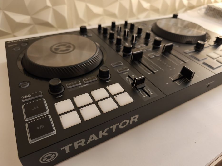 Consola Traktor S2 MK3