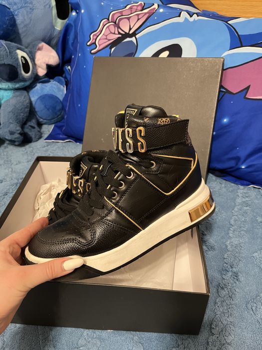 Vând ghete putate o singura dată