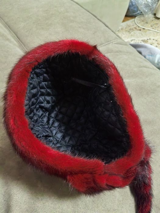 Продам шапку бархатную