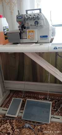Оверлок машинка Shanggong с гладильной доской и утюгом промышленый
