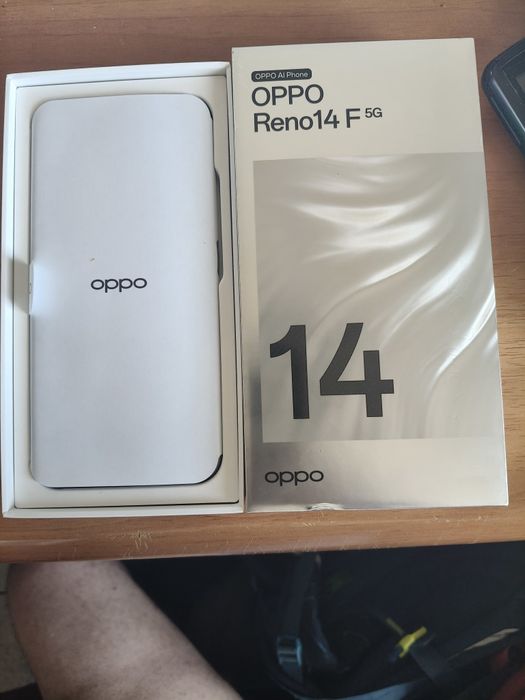 Vând telefon Oppo reno 14 f schimb oppo reno 13fs 12gb 512 memorie

25