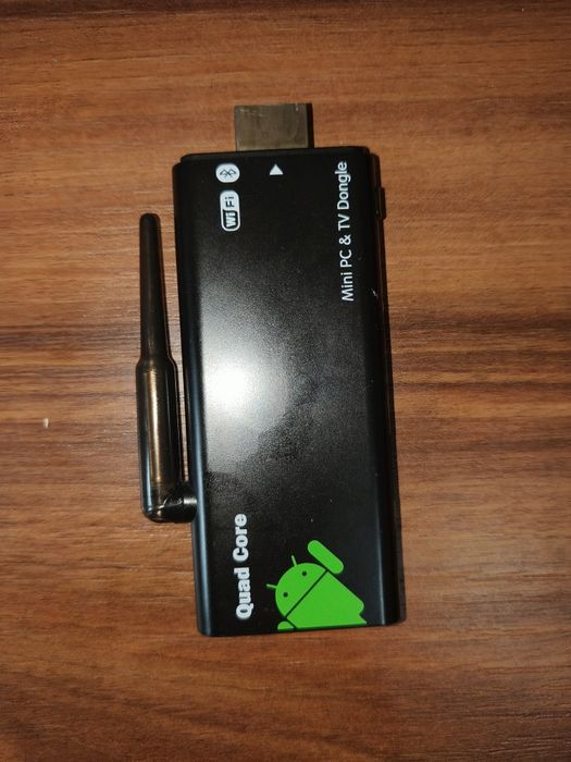 Vând mini PC Android TV Dongle Quad Core