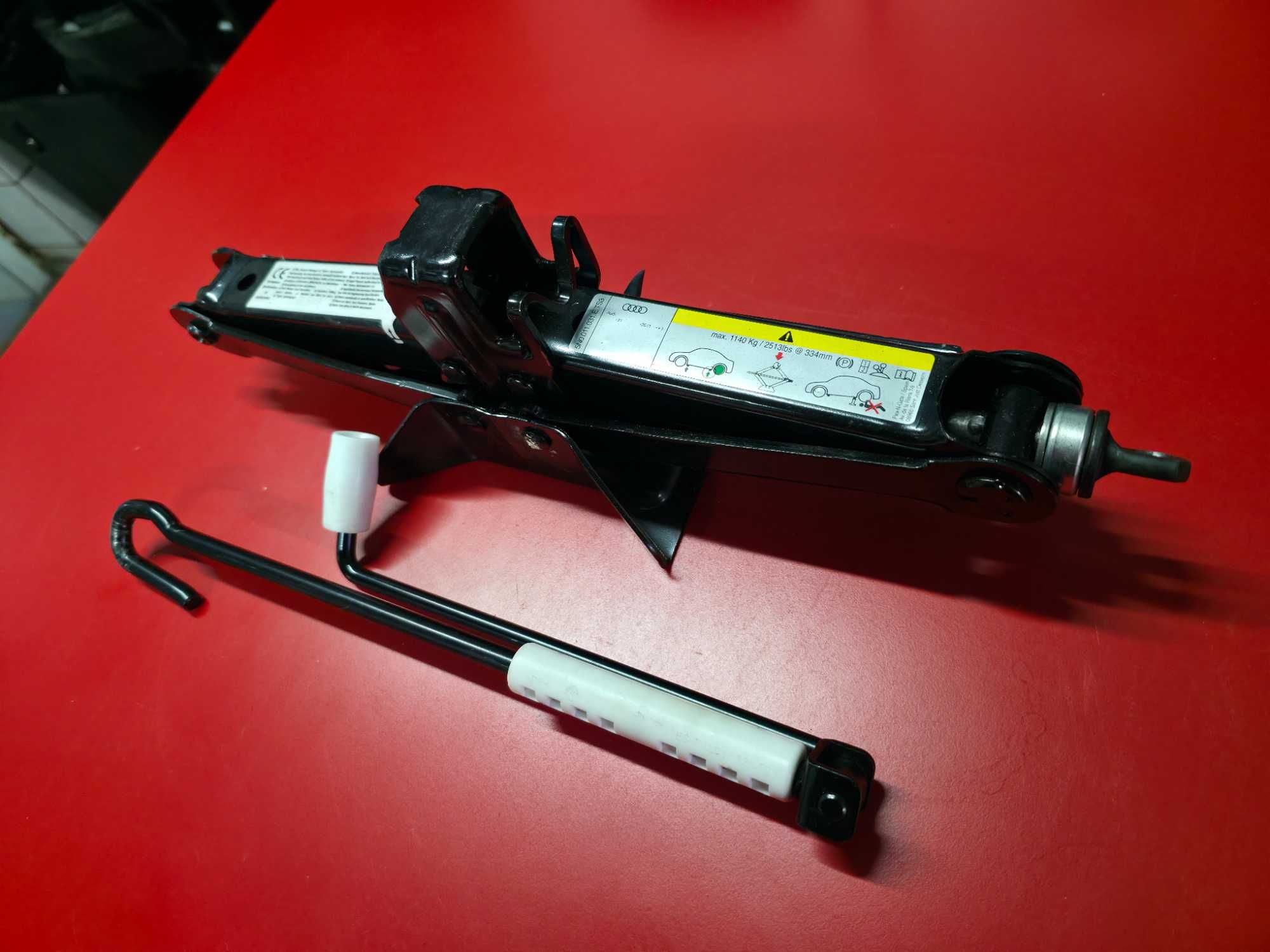 Cric Auto OEM Audi Q3 VW Tiguan T-Roc Skoda Karoq Kodiaq Seat Cupra