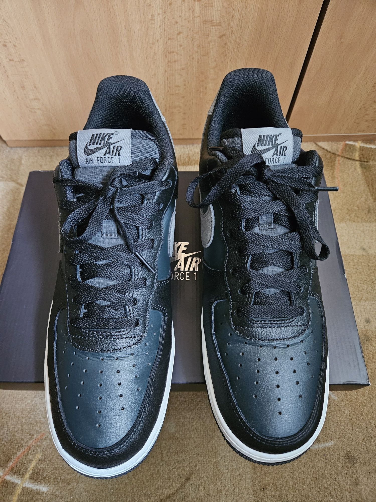 Маратонки NIKE Air Force 1 '07 LV8 размер 44,5/285мм