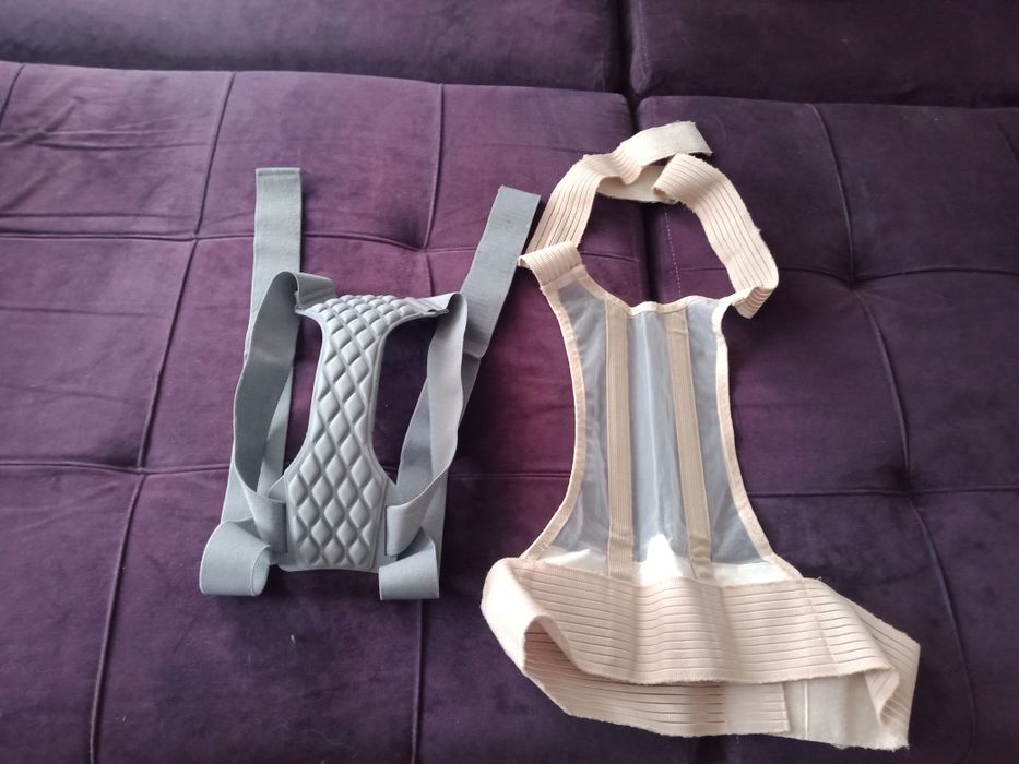 Отдам два корсета