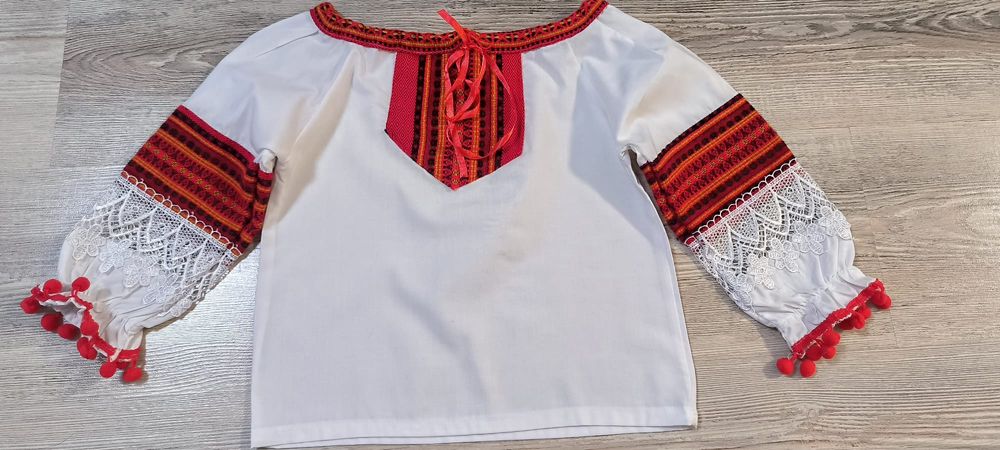 Costum popular potrivit pt 3-4 ani