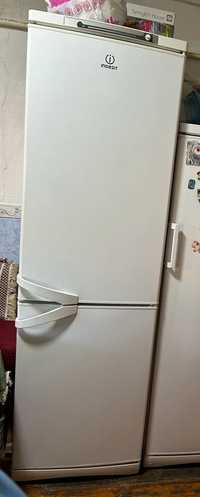 Продам холодильник Индезит б/у