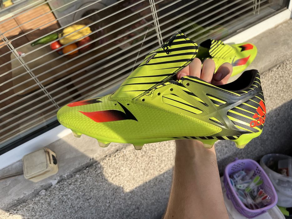 Бутонки , обувки за футбол