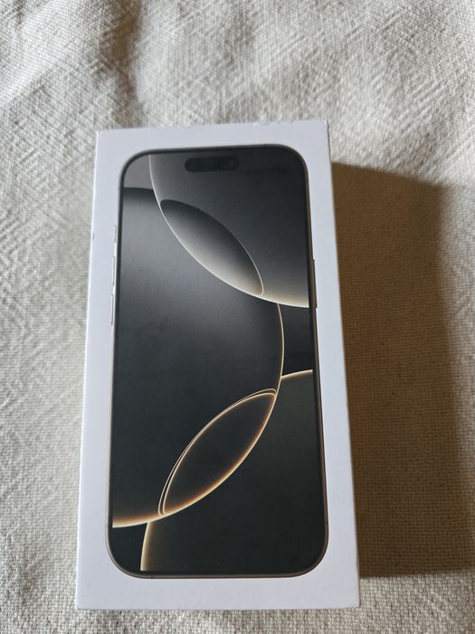 Продавам iphone 16 pro 256GB