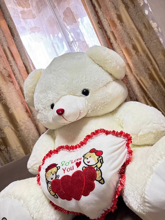 Продаётся мишка белый большой