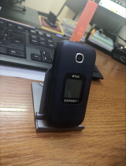 Samsung duos legushka va Proektor sotiladi