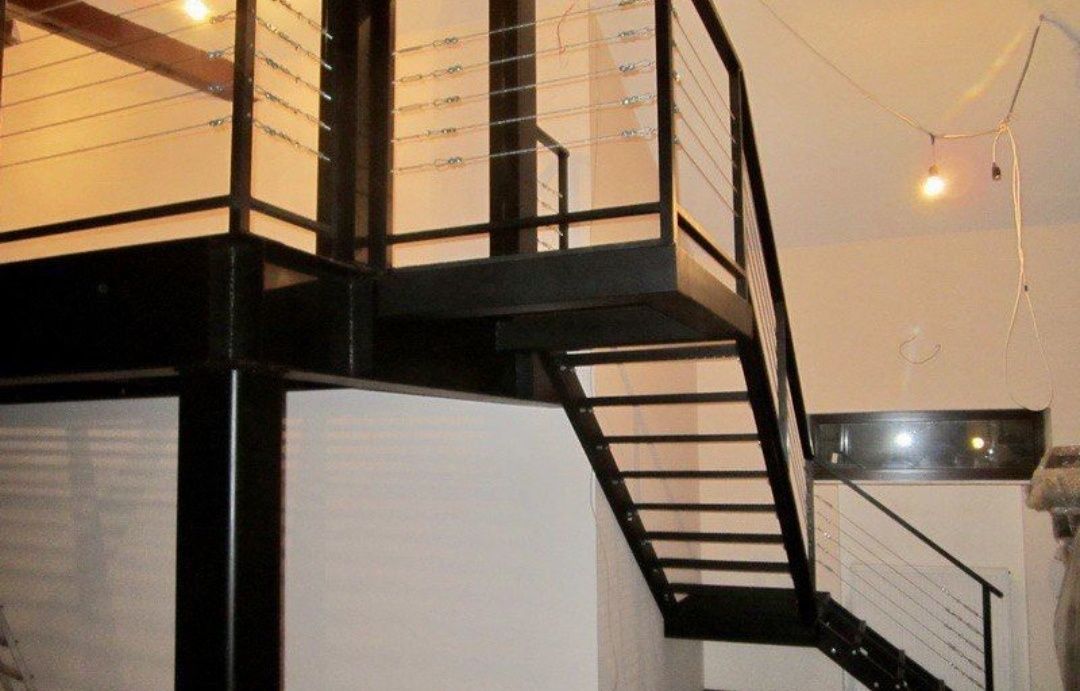 Антресольный этаж и лестница мезонин услуги сварщик