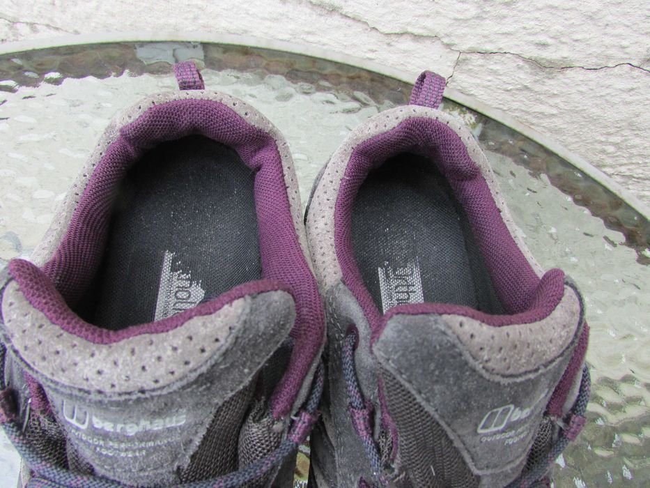 Дамски туристически обувки Berghaus Expeditor Active AQ