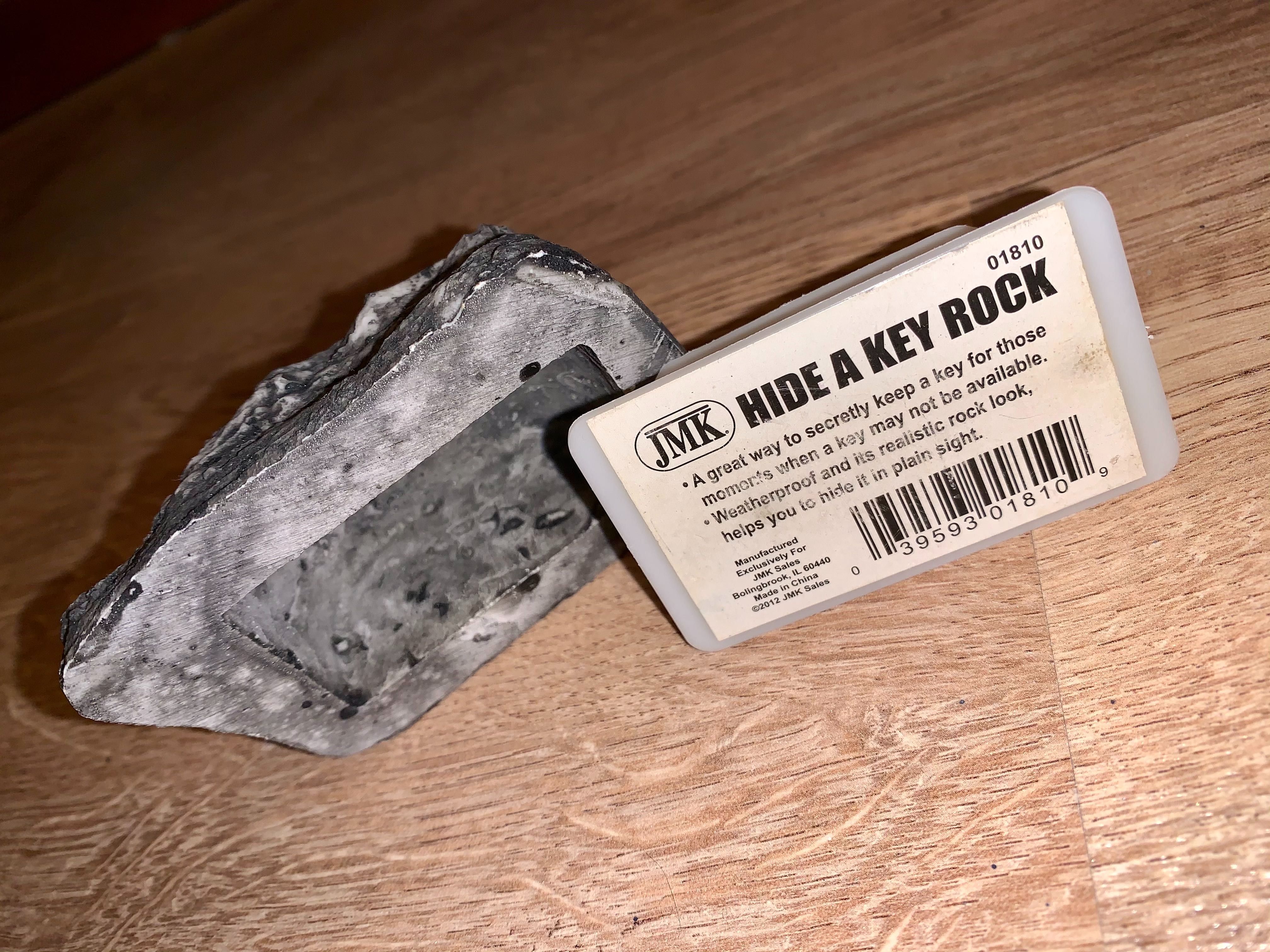 Hide a Key Rock / Ascunzătoare cheie din piatră