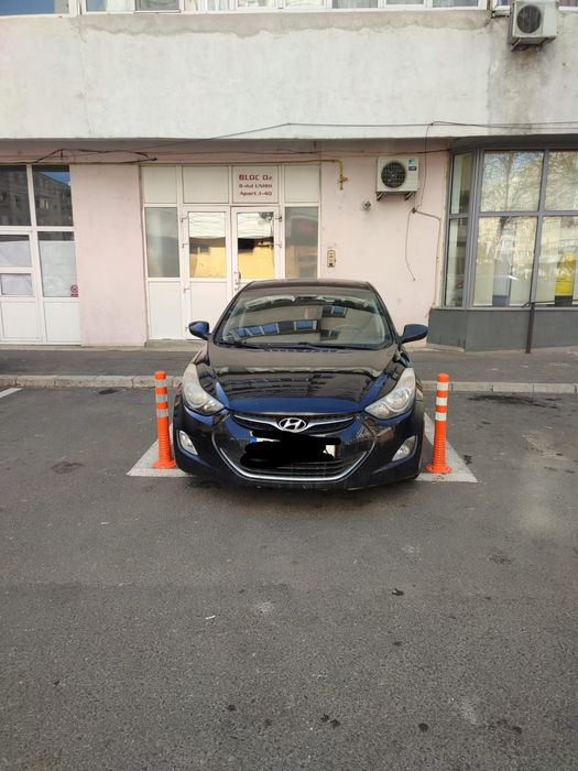 vând Hyundai elantra 2012