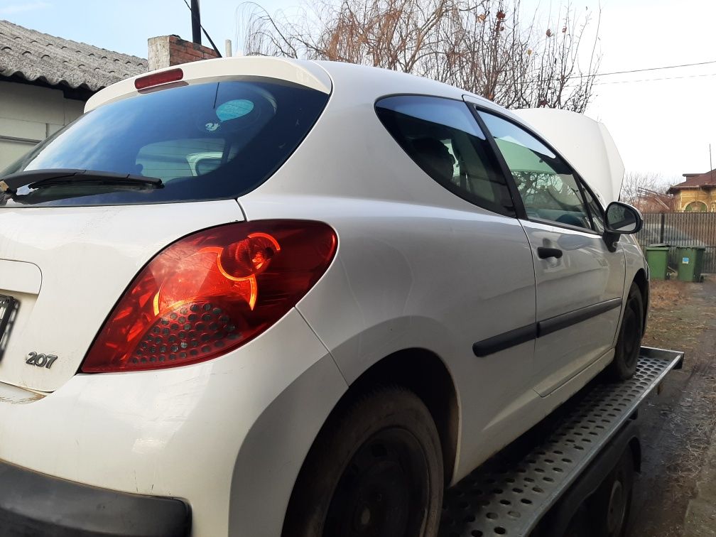 Bara fata, capota, injectoare, stop, bord, piese peugeot 207