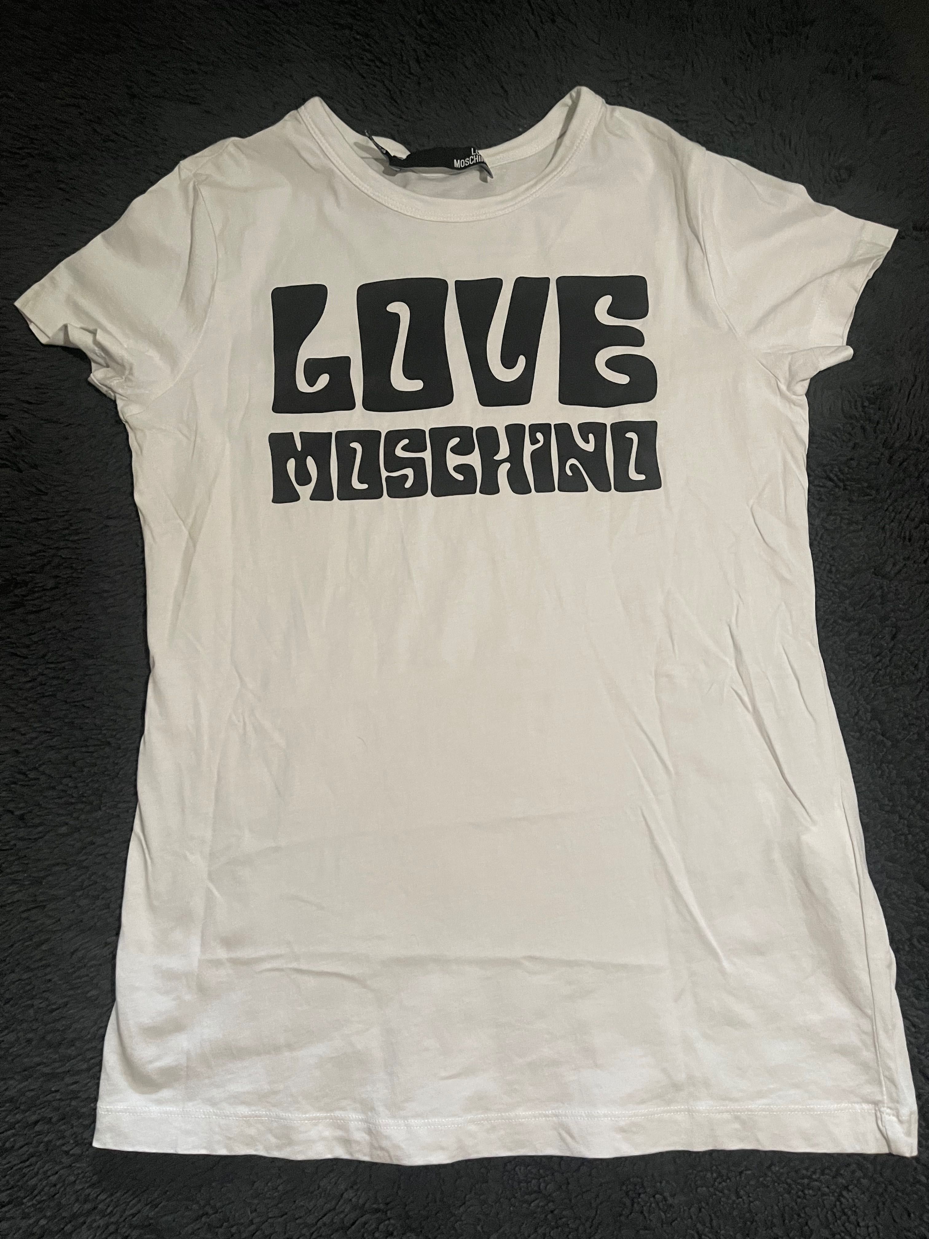 tricouri love moschino