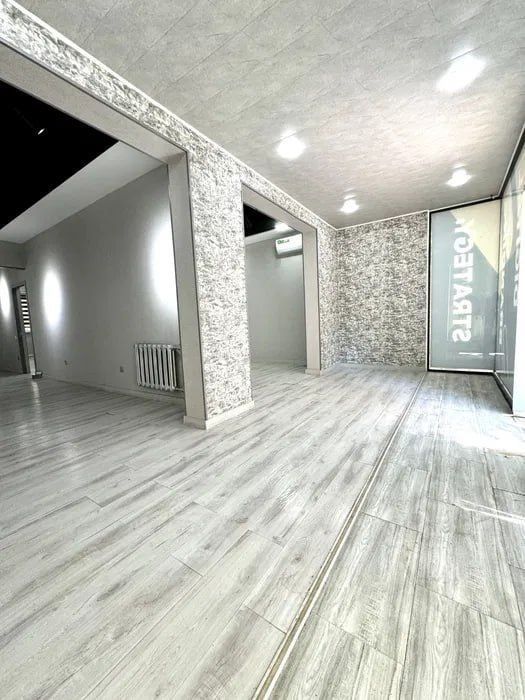 Учтепа ор округ Аль Хоразми 75м²1этаж 4кабинета в доль дороги
