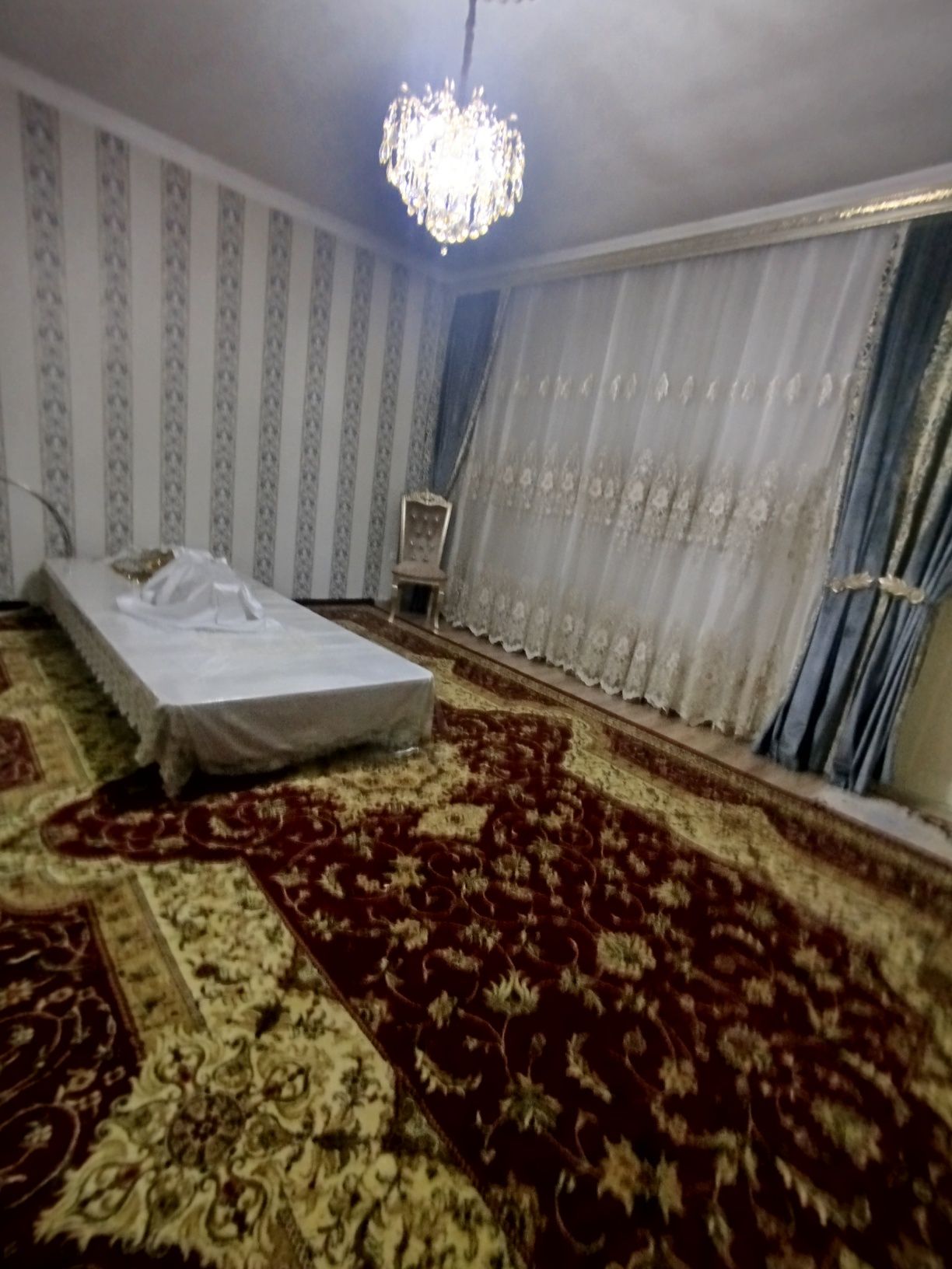 Toshmi postidan 8 km kirganda hovli sotiladi