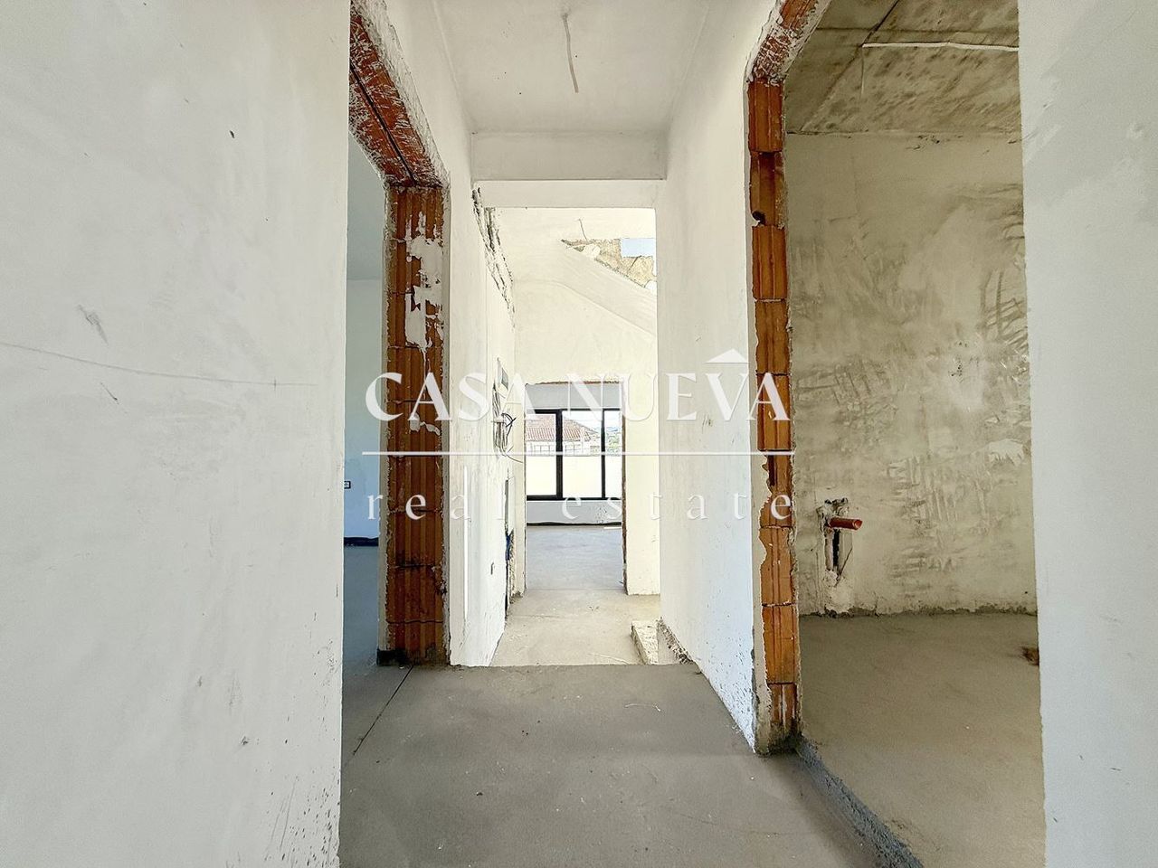 Продава се Къща в Перник, Изток - 478 кв.м за 940 €/кв.м - Снимка #12