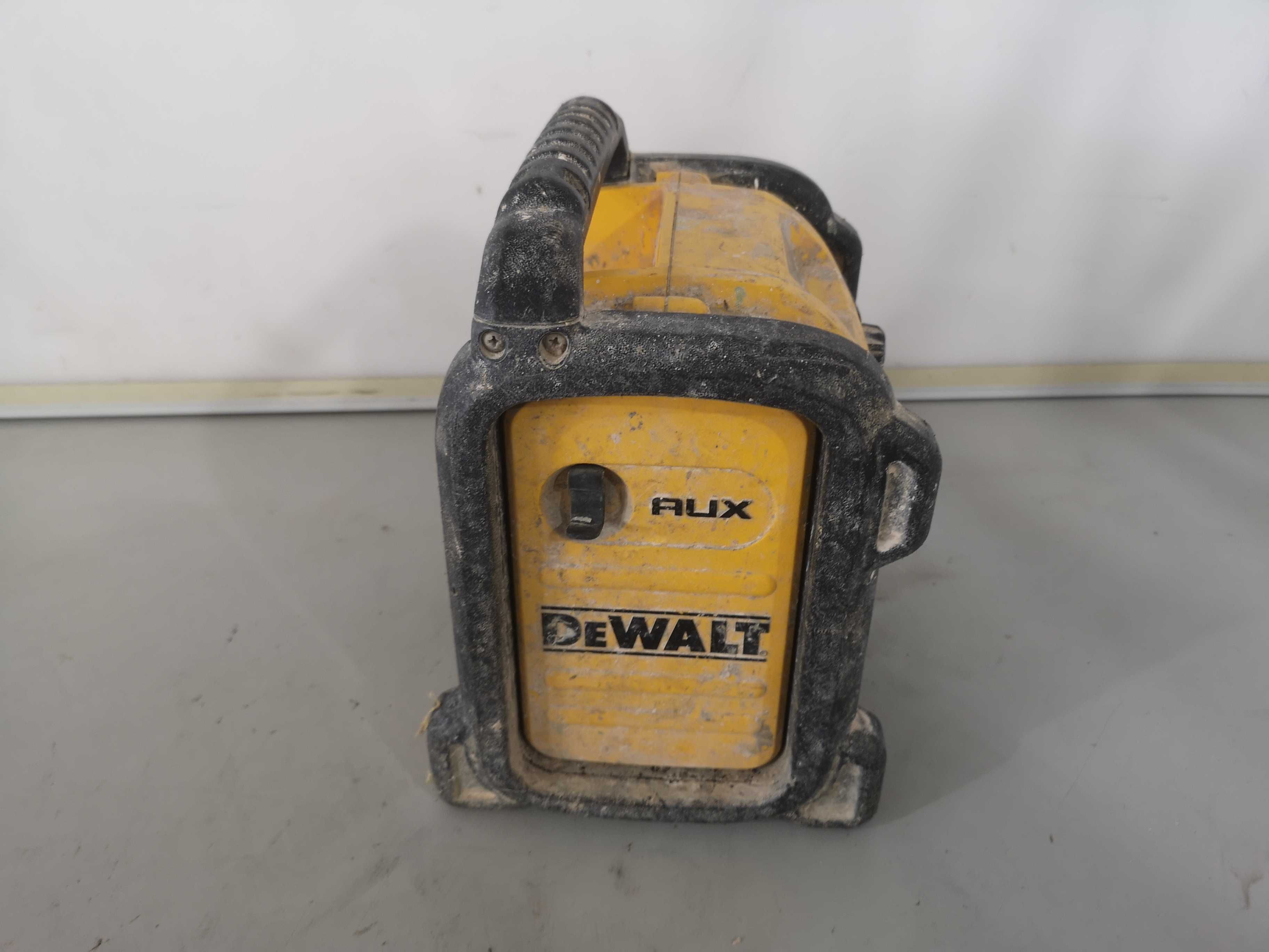 Радио  - Dewalt DCR021 - XJ / 18V li ion