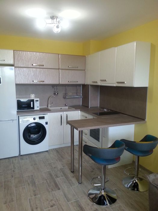 Светъл ДВУСТАЕН апартамент в кв. Южен/ С ПАРКОМЯСТО!!!