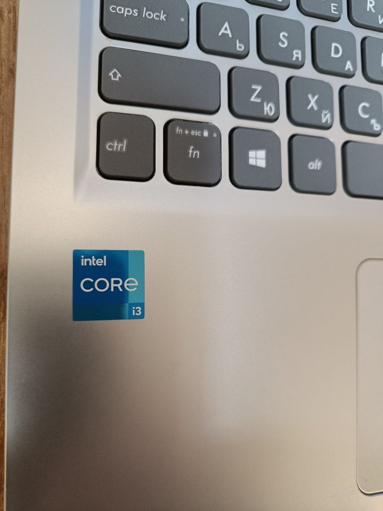 Продавам Asus X515