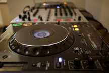 Dj оборудване Pioneer Behringer