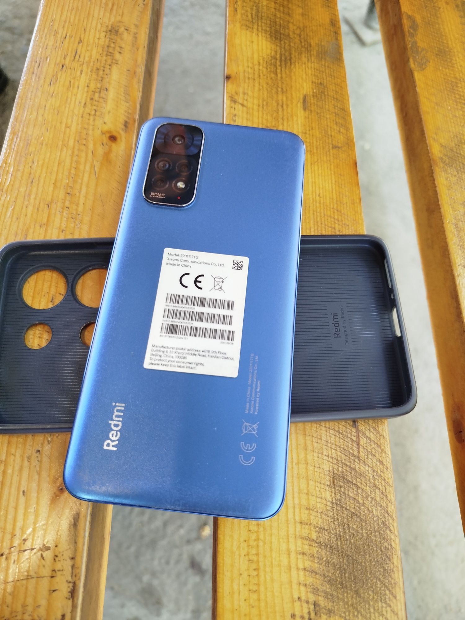Redmi Note 11 karopkasi bor ideal turibdi. 128 GB xotira chexol steklo