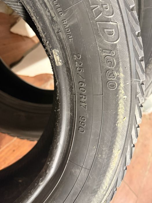 Продам всесезонные шины