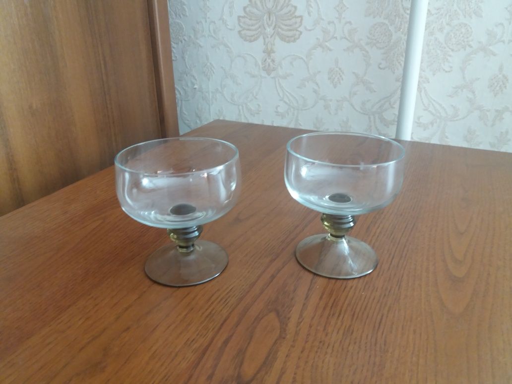 вазы хрустальные для разного употребления , на ваше усмотрение , 2  шт
