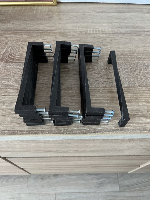 Manere mobila cu aspect de fier forjat