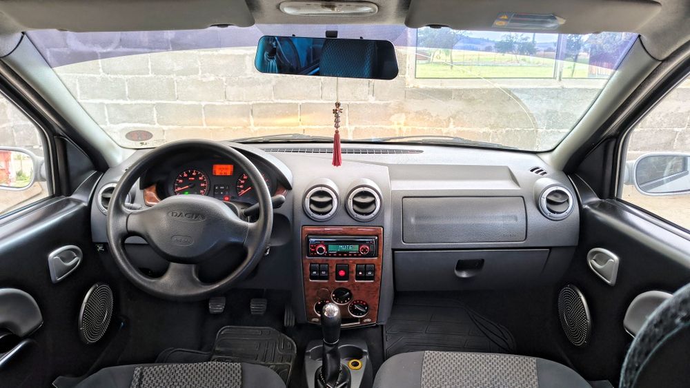 Dacia Logan 1.4 MPI + GPL – 2006 – 150.000 km – 1000 €