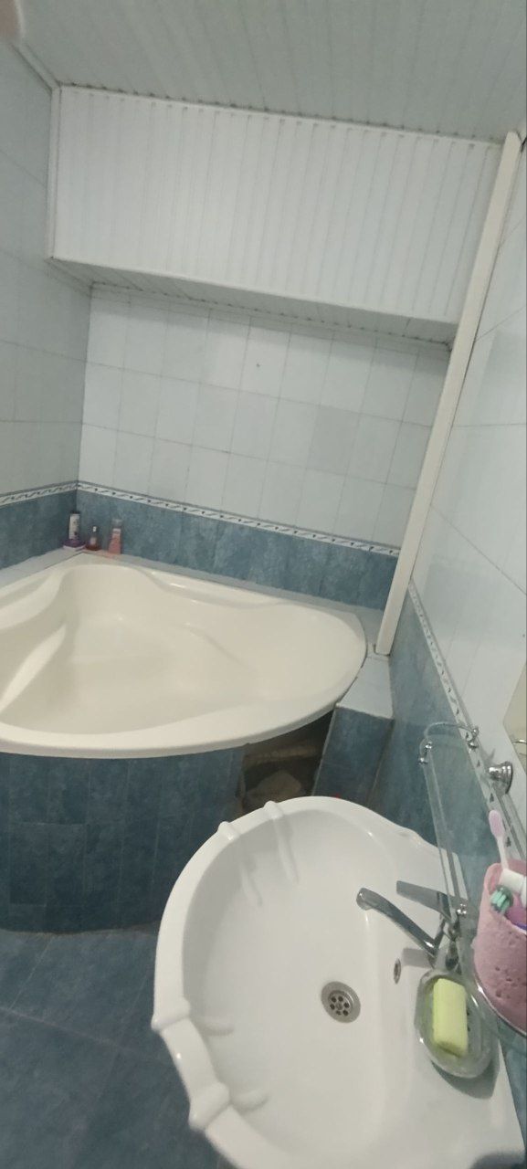 Срочно продам 2 комнатную квартиру Чиланзарский район 8 квартал